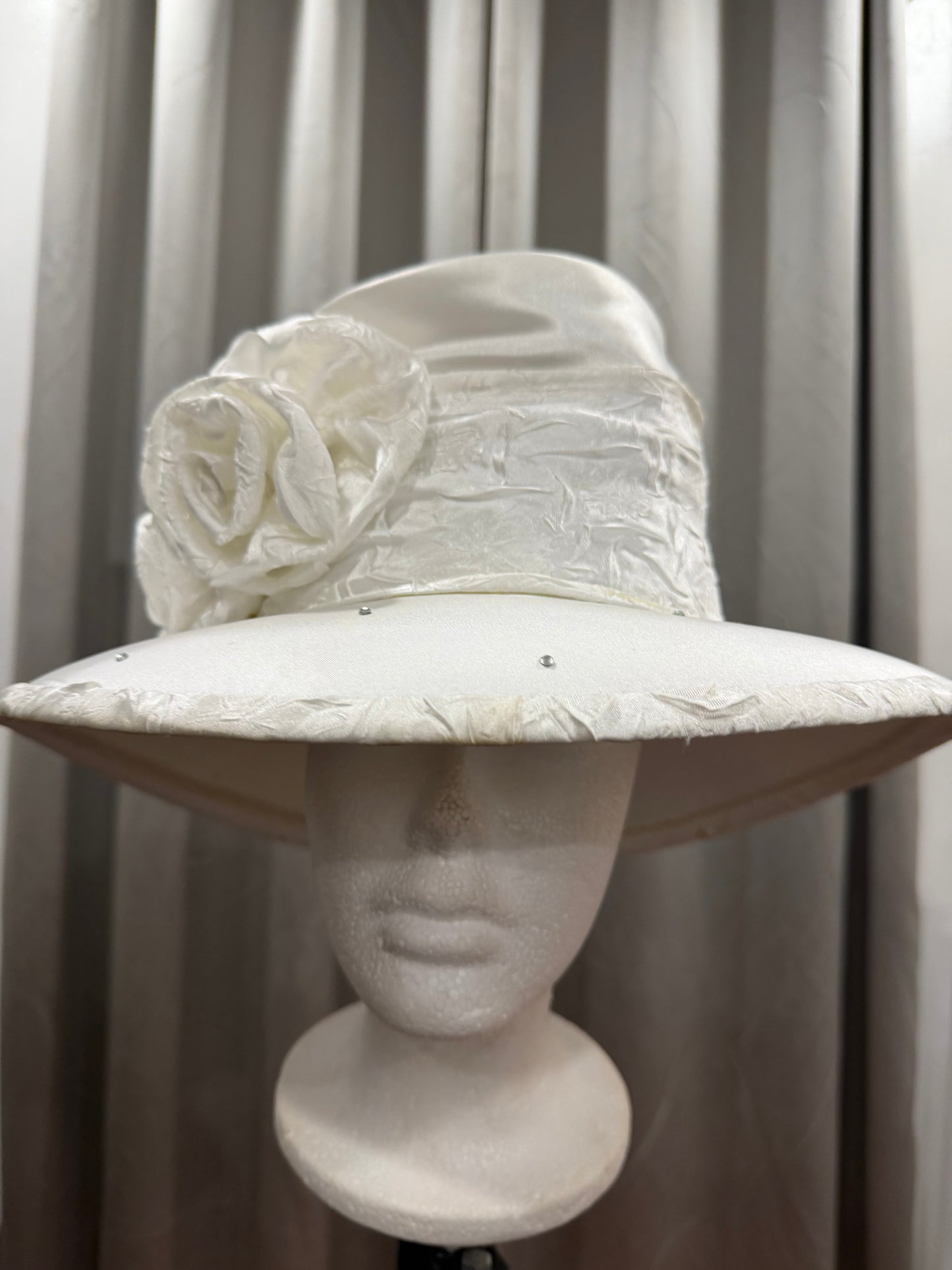 White Flower Design Hat